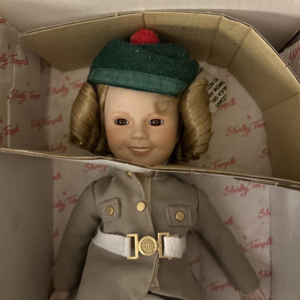1986 Danbury Mint Silver‎ Screen Shirley Temple Wee Willie Winkie Porcelain Doll - Picture 3 of 7